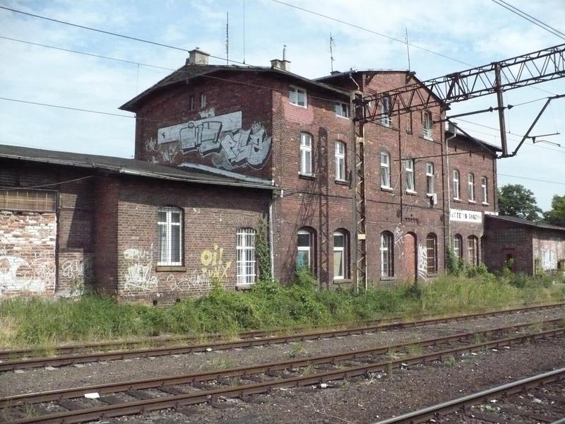 fot. artur24 
Budynek dworca widziany od frontu i od strony Polic. . Obraz