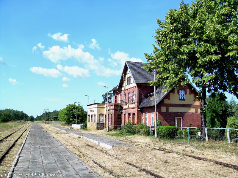 fot. Krzysztof Gołębiowski 
Oczyszczone perony Ostromeckiego dworca. Zmierza ku lepszemu… Obraz