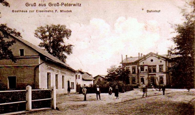 fot. nieznany 
Budynek dworca od strony podjazdu. Stara pocztówka. Obraz