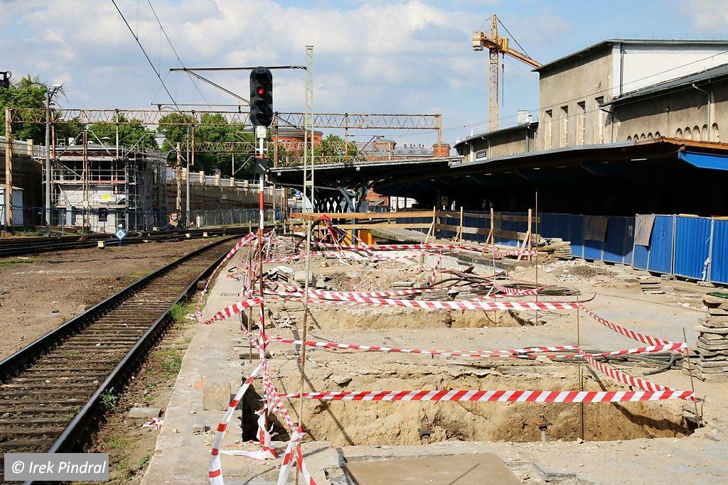 fot. irek 
Szczecin Główny - wyłączona z eksploatacji część peronu 2 na czas remontu. Obraz