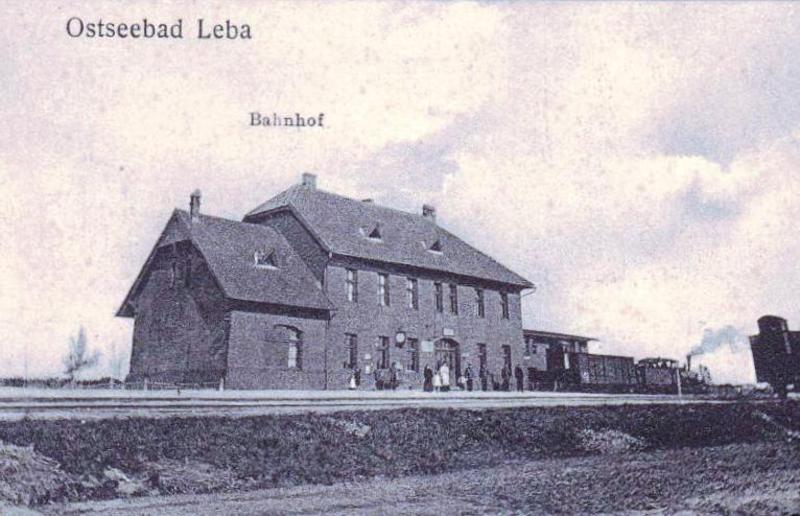 fot. nieznany 
Budynek dworca od strony peronów: w prawo Garczegorze/Lębork. Obraz