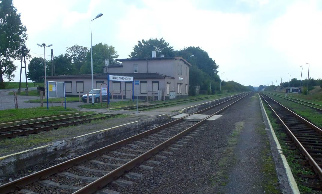 fot. octanq 
Widok na budynek dworcowy. Obraz
