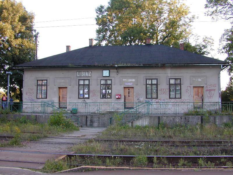 fot. Igor 
Budynek dworca od strony peronu; w lewo Chrzanów, w prawo Oświęcim. Obraz