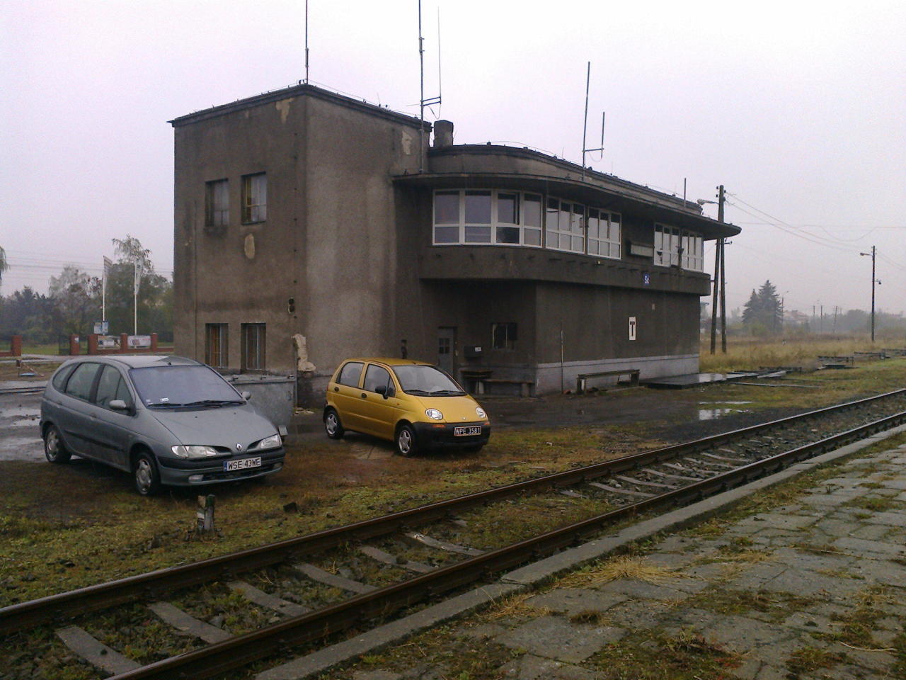 fot. Adrian Chromik 
Modernistyczna nastawnia „Sc”. W lewo Raciąż, Nasielsk, Płock i Kutno, wprawo Lipno, Toruń, Rypin i Brodnica. Obraz