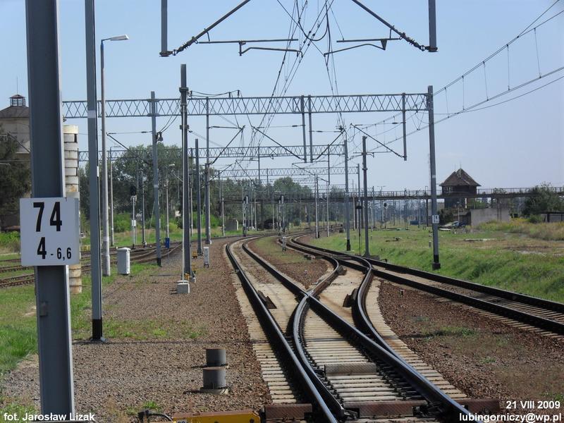 fot. Jarosław Lizak 
Stacja Miłkowice, widok z końca peronów południowych (3 i 4) w kierunku wschodnim (Legnica). Obraz