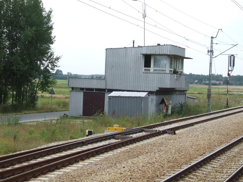 fot. zbig.34 
Nastawnia w Dziewulach. Widok w kierunku post. odg. Trzaskoniec/Łukowa. Obraz