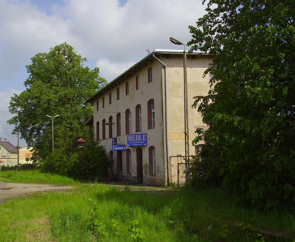 fot. andrzejkoza 
Budynek dworca od strony peronu. Obraz