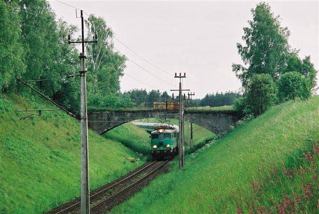 fot. Mariusz Drużkowski 
"Krakowianka", z Krakowa do Kołobrzegu, w drodze nad morze, na szlaku Jastrowie-Okonek. Widok w kierunku Jastrowia/Krakowa. Obraz