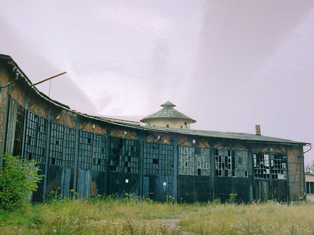 fot. Pt47-106 
Myślibórz 6.09.98. Szopa w całej okazałości. Obraz