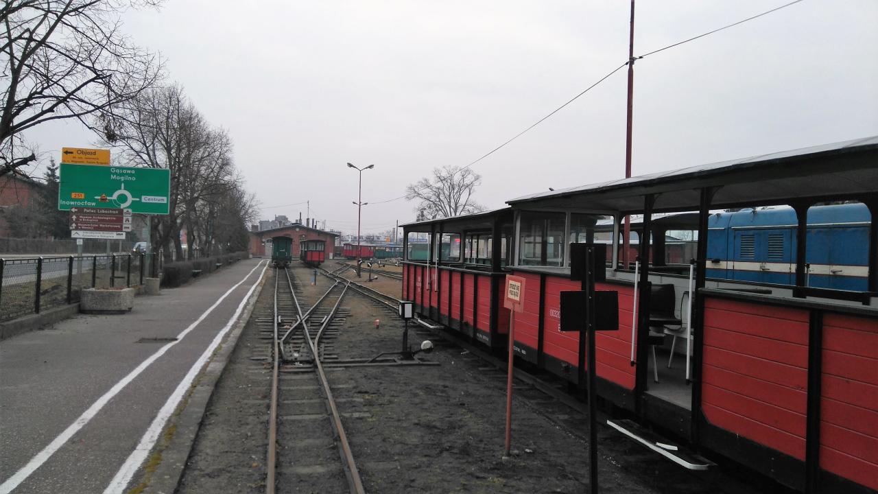 fot. Michał Sosnowski 
Widok na peron i tabor. Obraz