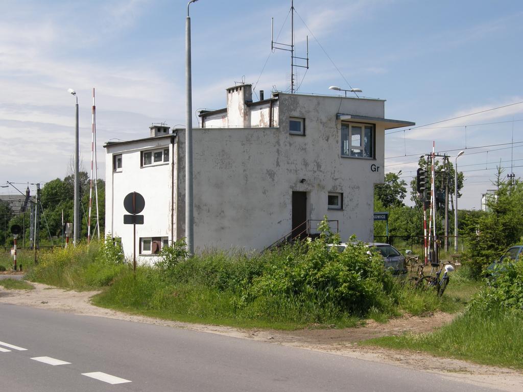 fot. Przemysław Więcek 
Południowa głowica wyjazdowa; wyjazd na Radomsko. Jedyna nastawnia Gr. Widok w stronę Radomska. 166,8 km. Obraz
