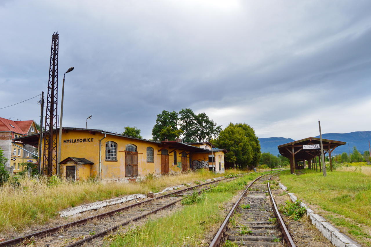 fot. Tomasz 
Mysłakowice widok na stację od strony Łomnicy. Obraz