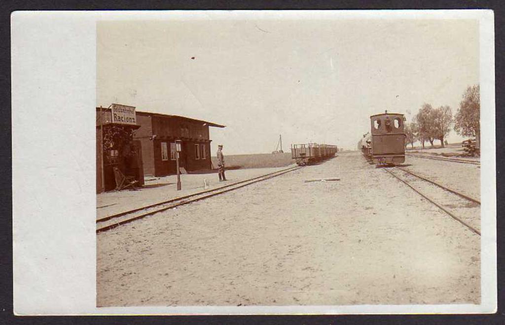 fot. nieznany 
Dworzec polowy (Feldbahnhof) w okresie I WŚ na pocztówce wysłanej w 1915r. Obraz