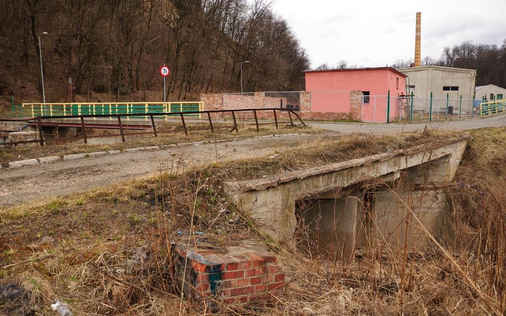 fot. Krzysztof Witos 
Bocznica do Młynowa. Drugi z mostków nad kanałem, przed starą papiernią w Młynowie. Obraz