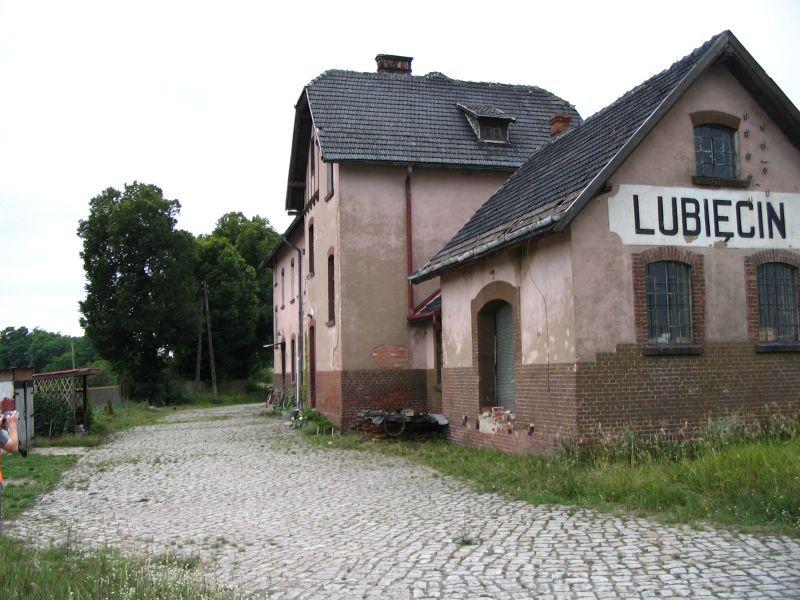 fot. Mikołaj Rzanny 
Lubięcin. Dworzec kolejowy w stanie jeszcze dobrym… Obraz