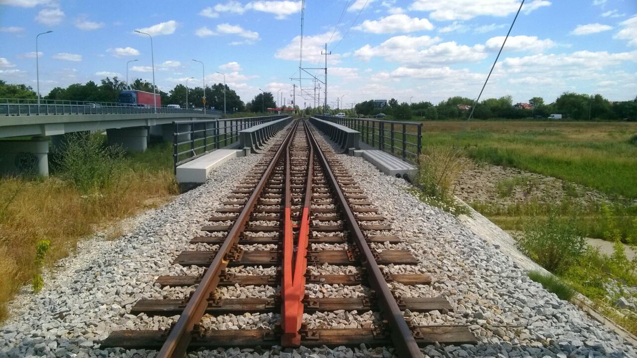fot. Damian Grzywna 
Most nad kanałem powodziowym Odra - Widawa.
Widok w kierunku Jelcza-Miłoszyc. Obraz