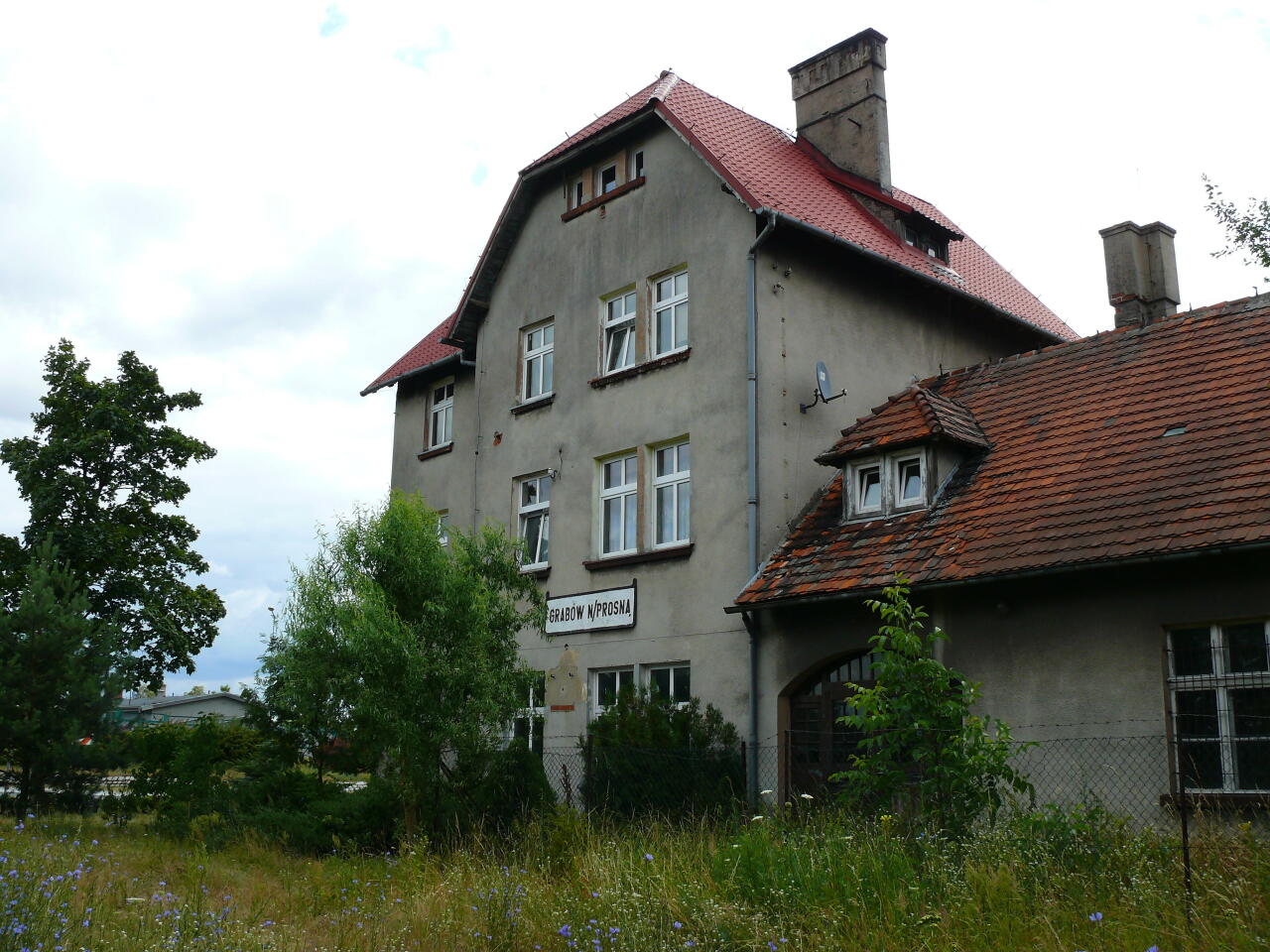 fot. Michal__TG 
Grabów nad Prosną. Budynek dworcowy od strony peronów. Obraz