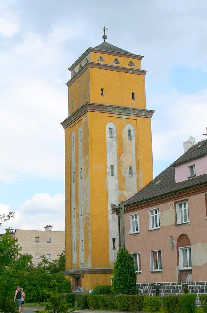 fot. Bolesław Wojtyniak 
Miłkowice 2. Kolejowa wieża wodna nr 2, widok z ul. Proletariackiej. Obraz