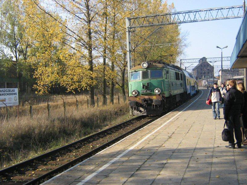 fot. Grzegorz Kurkowski 
Pociąg nr 76222 z Poznania Głównego do Kluczborka ciągnięty przez EP07-427. Obraz