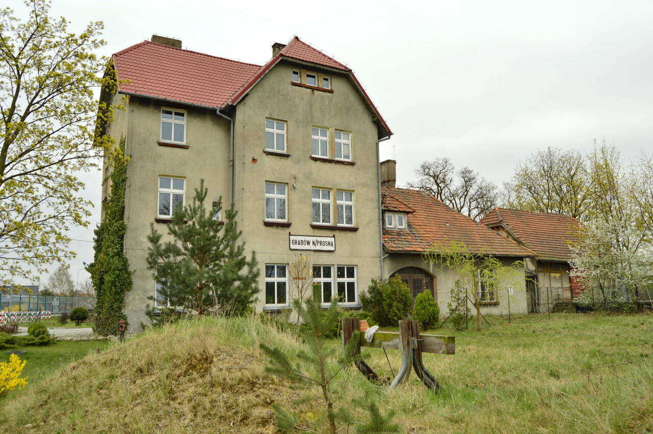 fot. Tomasz 
Grabów nad Prosną. Budynek dworca od strony peronu. Obraz