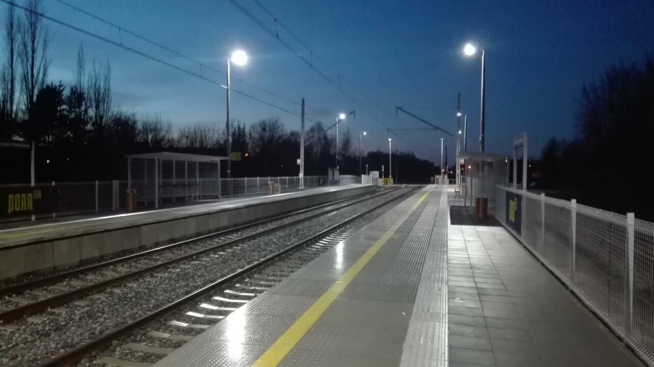 fot. tomek j 
Widok z peronu 1 w kierunku Obornik Wlkp. Obraz