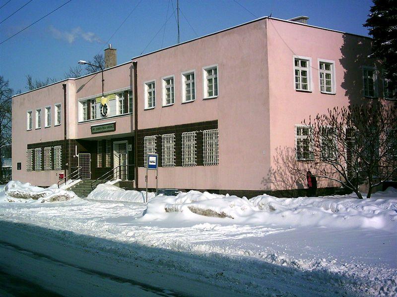 fot. Piotr Pyrkosz 
Budynek dworca od strony podjazdu. Obraz