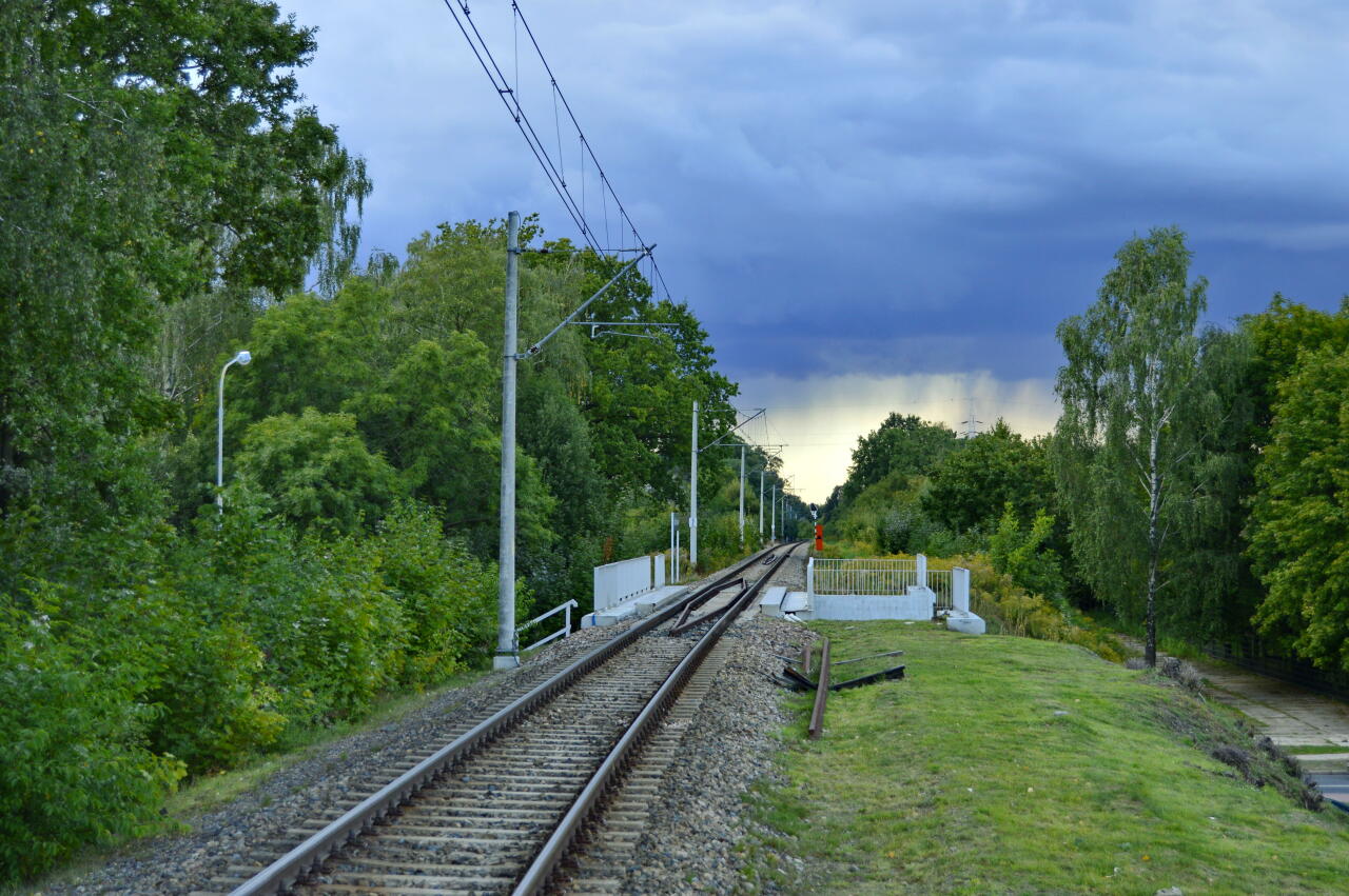 fot. Tomasz 
Łódź Arturówek - Zgierz. Widok w kierunku Zgierza tuż za przystankiem Łódź Arturówek. Obraz