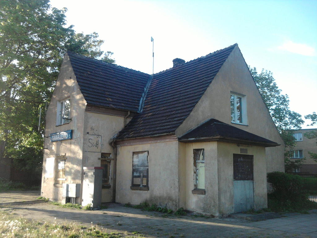 fot. Robert Rupik 
zniszczony budynek stacyjny Obraz