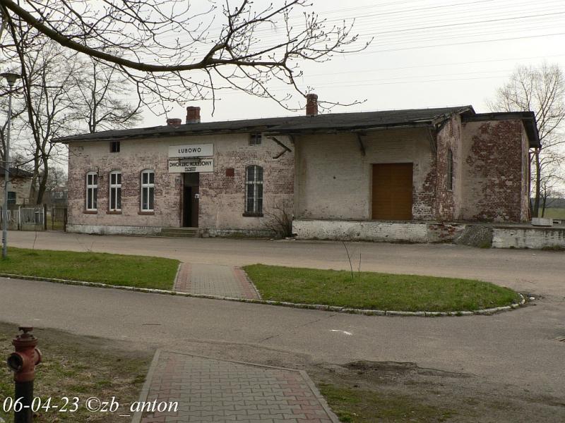 fot. Zb. Antonowicz 
Dworzec Kolejowy od strony ulicy. Obraz