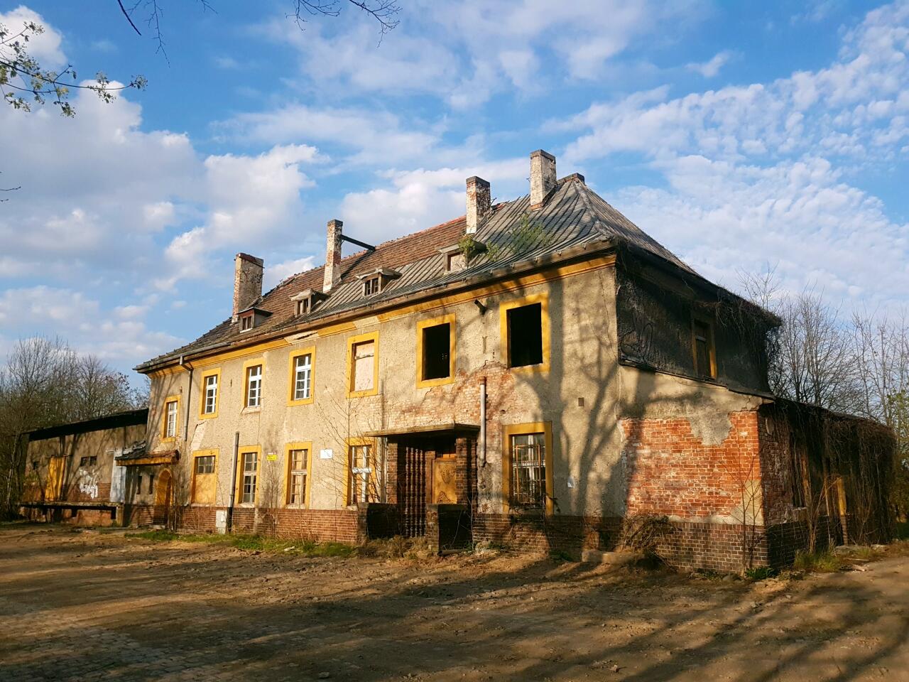 fot. Michal__TG 
Miedary, budynek dworca od strony ulicy Dworcowej. Obraz