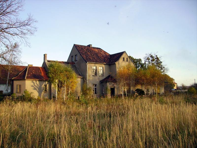 fot. andrzejkoza 
Budynek dworca, od strony torów. Obraz