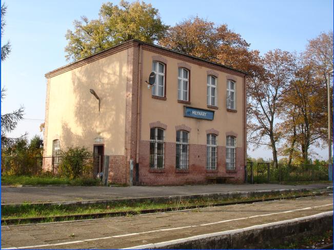fot. Daro 
Budynek dworca od strony peronów: w lewo Bogaczewo/Elbląg, w prawo Braniewo. Obraz