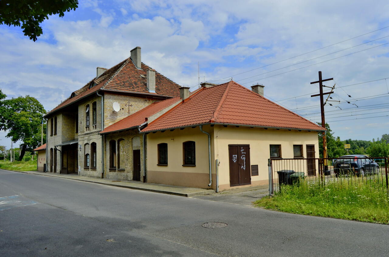 fot. Tomasz 
Budynek dworca od strony ulicy. Obraz