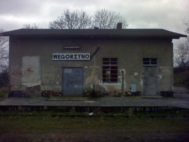 fot. Chmiel Jacek 
Budynek stacyjny w Węgorzynie, stan dzisiejszy. Obraz