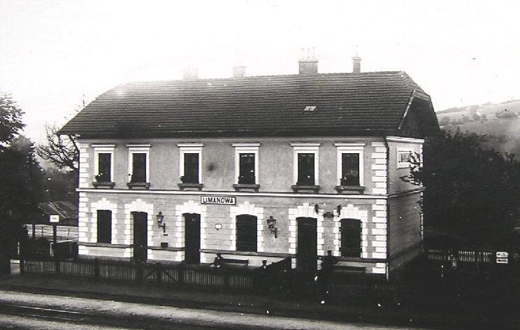 fot. nieznany 
Budynek dworca. Dworzec na starej pocztówce. Obraz