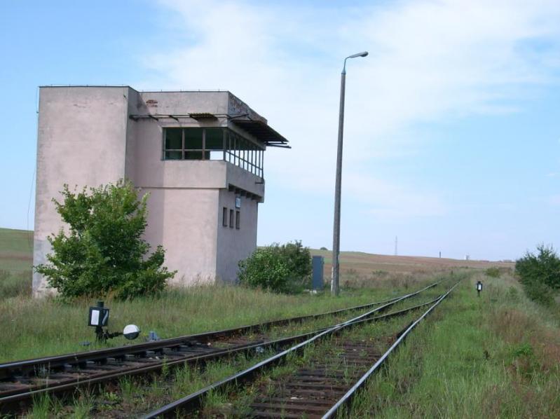 fot. CHEMIK 
Nastawnia Pk1 i wyjazd ze stacji w Pakości w kierunku zachodnim (Barcin). Obraz