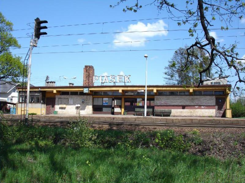 fot. d 
Piasek, budynek dworca. W lewo Tychy, w prawo Pszczyna. Obraz