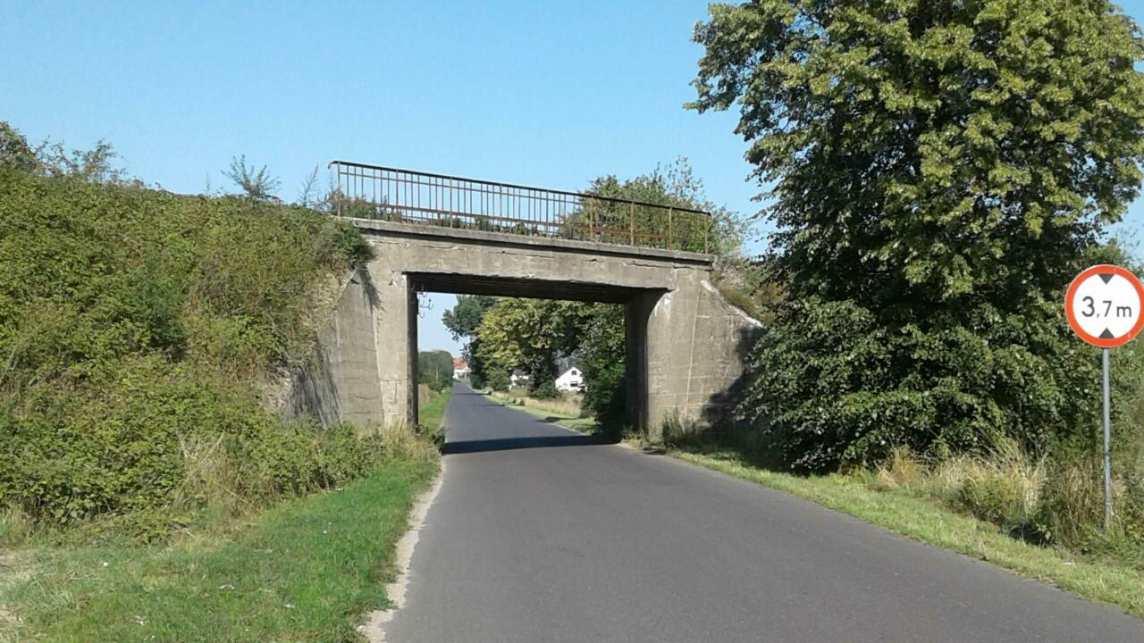 fot. Andrzej Dybza
Wiadukt nad drogą Wilkowyja - Gorzuchowo. Widok od strony południowej. Obraz