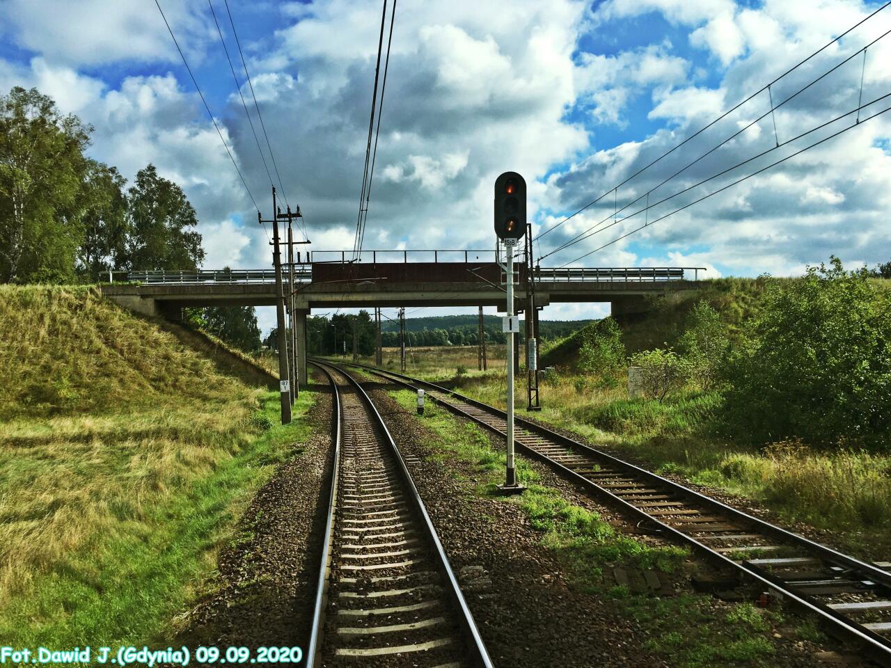 fot. Dawid Jastrzębski 
Wiadukt 1 nad torami. Widok w kierunku Lęborka/Gdyni Głównej. Obraz