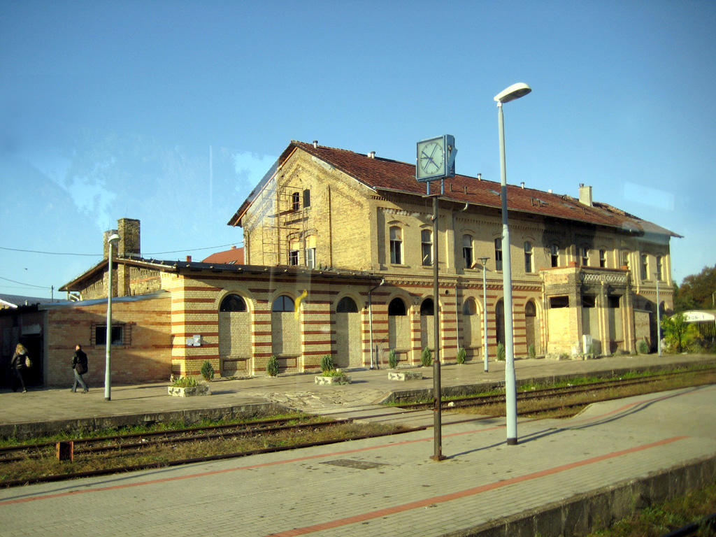 fot. Paweł Ukole 
Stacja PKP Międzyrzecz
Budynek dworcowy. Widok od strony peronów Obraz
