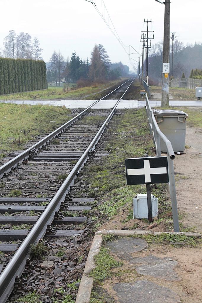 fot. irek 
Rożnowo - koniec peronu, przejazd ul. Dworcowa. Obraz