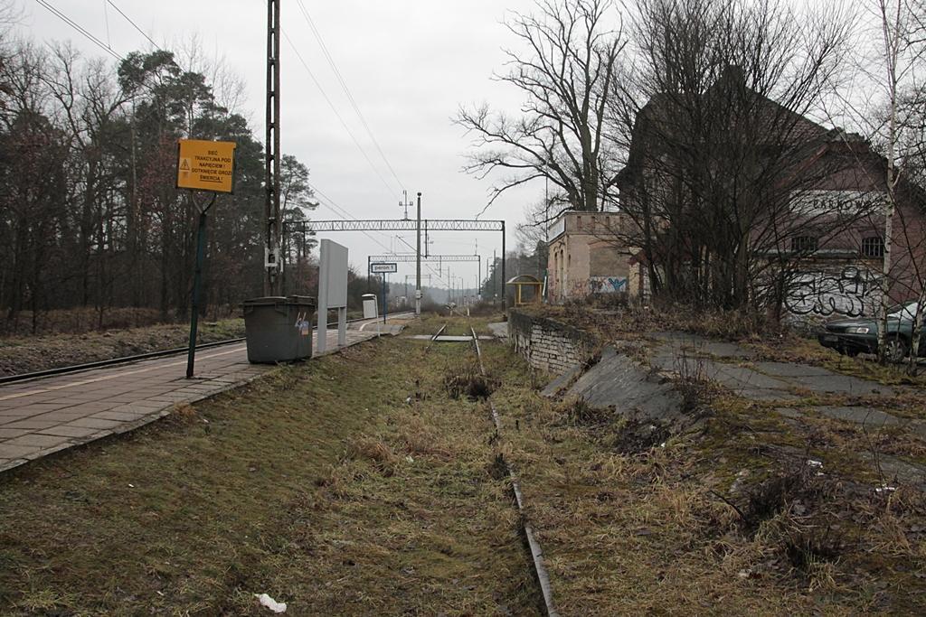fot. irek 
Parkowo - rampa/bocznica. Widok w kierunku północno-wschodnim (Rogoźno Wlkp./Piła). Obraz