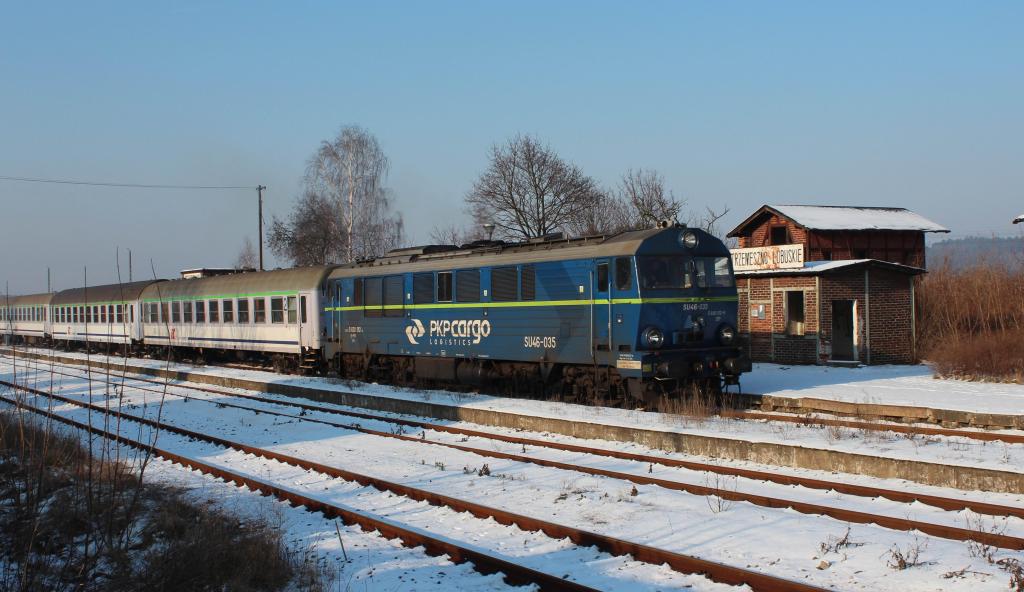 fot. Ryszard Kosmala 
W związku z zaprzestaniem z dniem 14.12.2013r. obsługi trasy Rzepin - Międzyrzecz przez Lubuskie Przewozy Regionalne, przewozy pasażerskie na linii nr 364 zmuszona została przejąć PKP IC. Obraz